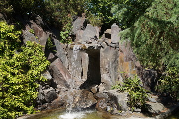 Wasserspiele in einem Park