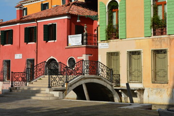 Fototapeta na wymiar Venetian Canal Bridge
