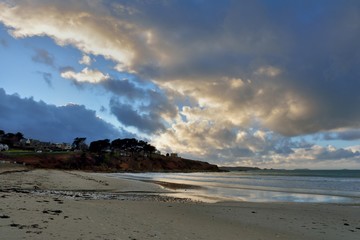 Tomb&eacute;e de la nuit sur la plage Trestel en Bretagne