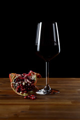 Rotwein und Grantapfel