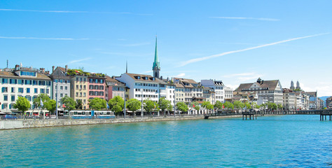 Fototapeta na wymiar Zurich cityscape and Limmat river in Switzlerland
