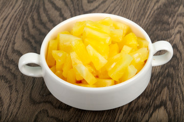 Canned pineapple