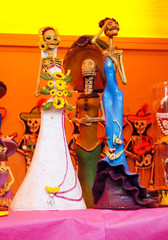 Fototapeta premium En México cada año se celebra el día de muertos, tradición milenaria heredada de nuestros ancestros que nos ayuda a recordar que la muerte siempre está presente