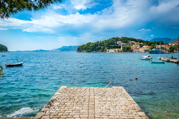 Ponton sur l'Adriatique à Cavtat (Croatie)