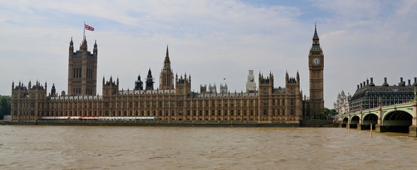 houses of parliament and big ben in london
