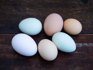 A group of ecological eggs of various colors, white eggs, blue eggs and brown eggs