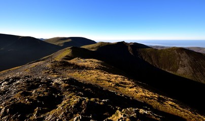 The footpath along the ridge