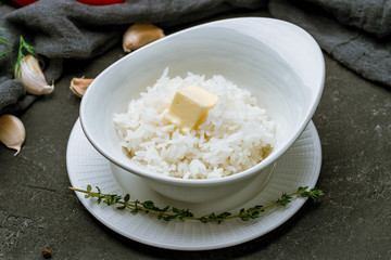 Obraz na płótnie Canvas boiled rice in a bowl