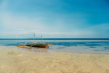 Fototapeta premium boat on the beach