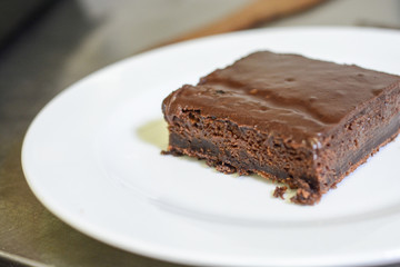 cake, chocolate, background, delicious, brown, homemade, food, sweet, dessert, bake, wooden, dark, tasty, table, bakery, restaurant, cook, slice, black, pastry, fresh, cream, icing, pie, napkin, white