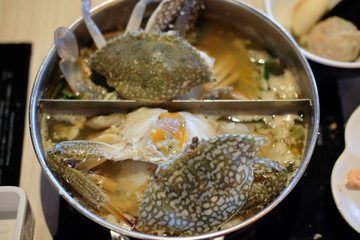Sea crabs in the pot shabu-shabu