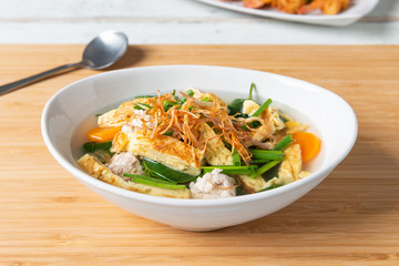 Omelet Soup with Minced Pork
