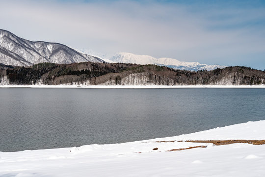 長野県大町市 雪景色の青木湖