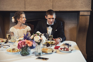 couple in restaurant