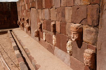 Ruiny stanowiska archeologicznego Tiahuanaco, Boliwia © Miroslaw