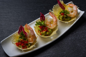 Guacamole with king prawn and cheese chips