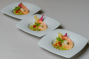 Guacamole with king prawn and cheese chips