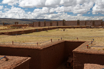 Ruiny stanowiska archeologicznego Tiahuanaco, Boliwia © Miroslaw