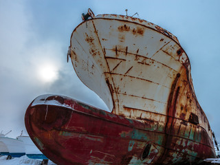 雪上の廃船,Abandoned ship on snow