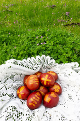 bandiera italiana Pasqua uova colorate rosse