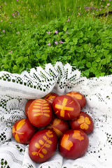 uova di Pasqua tricolore