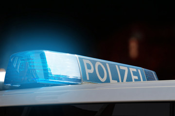 Polizei im Einsatz bei Nacht