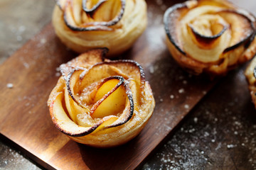 Pastry apple roses