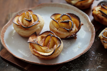 Pastry apple roses
