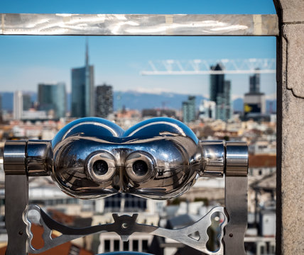 telescope longue vue milan italy duomo