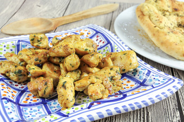 morceaux de poulet grillés