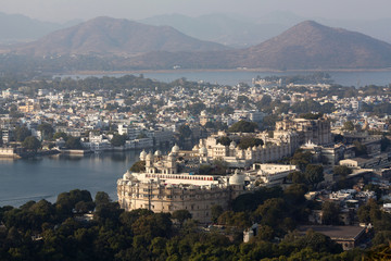 Fototapeta na wymiar Panoramic view of the Udaipur City and lake Pichola in Rajasthan, India