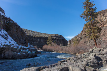 Fototapeta na wymiar White river falls state park in Oregon