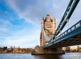 Fototapeta na wymiar Side view of the majestic Tower Bridge in London