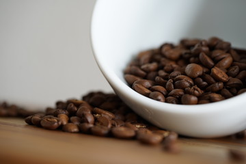 Kaffeetasse mit Kaffeebohnen