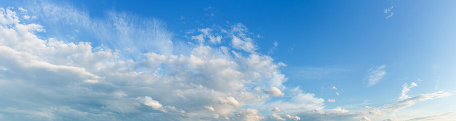 Obraz premium Blue sky background with clouds