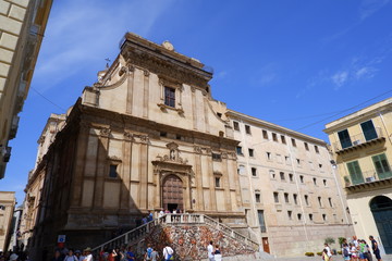 ベッリーニ広場