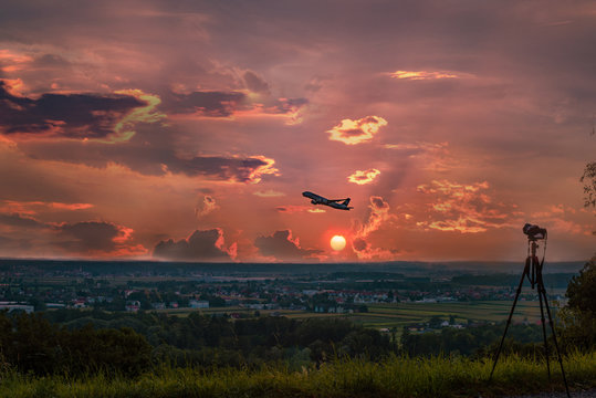 Flugzeut im Abendrot