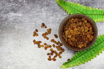 brown raisins in a plate 