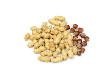 Fototapeta na wymiar almond peanuts and hazelnuts 