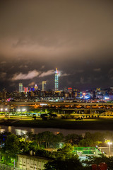 Fototapeta na wymiar 台北夜景