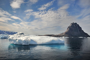 Fototapeta na wymiar The most beautiful places on the planet Earth. Icebergs of Greenland.