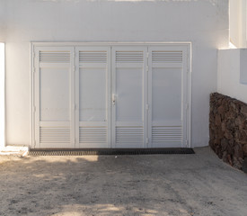 Garagentor aus Metall