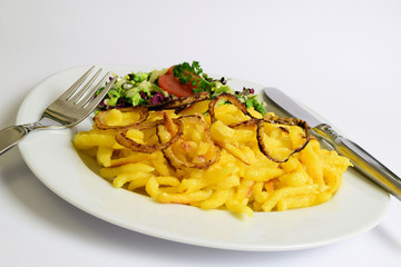 Käsespätzle mit Salat