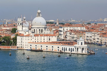 Fototapeta na wymiar Basilique Santa Maria della Salute in Venice, Italy