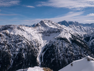 Kreuzspitze in den Ammergauer Bergen mit Nordanstieg im Winter