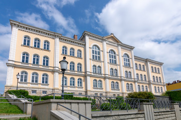 Fototapeta na wymiar Bibliothek (Lyzeum) und Gymnasium in Greuz, Thüringen, Deutschland