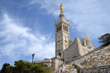 Fototapeta na wymiar Basilique Notre-Dame de la garde à Marseille 