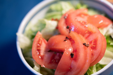 トマトとレタスのサラダ