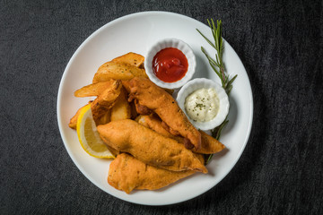 フィッシュアンドチップス typical British fish and chips