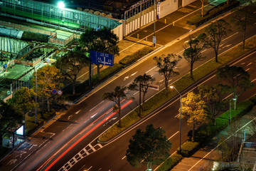夜の横浜・みなとみらいの交通